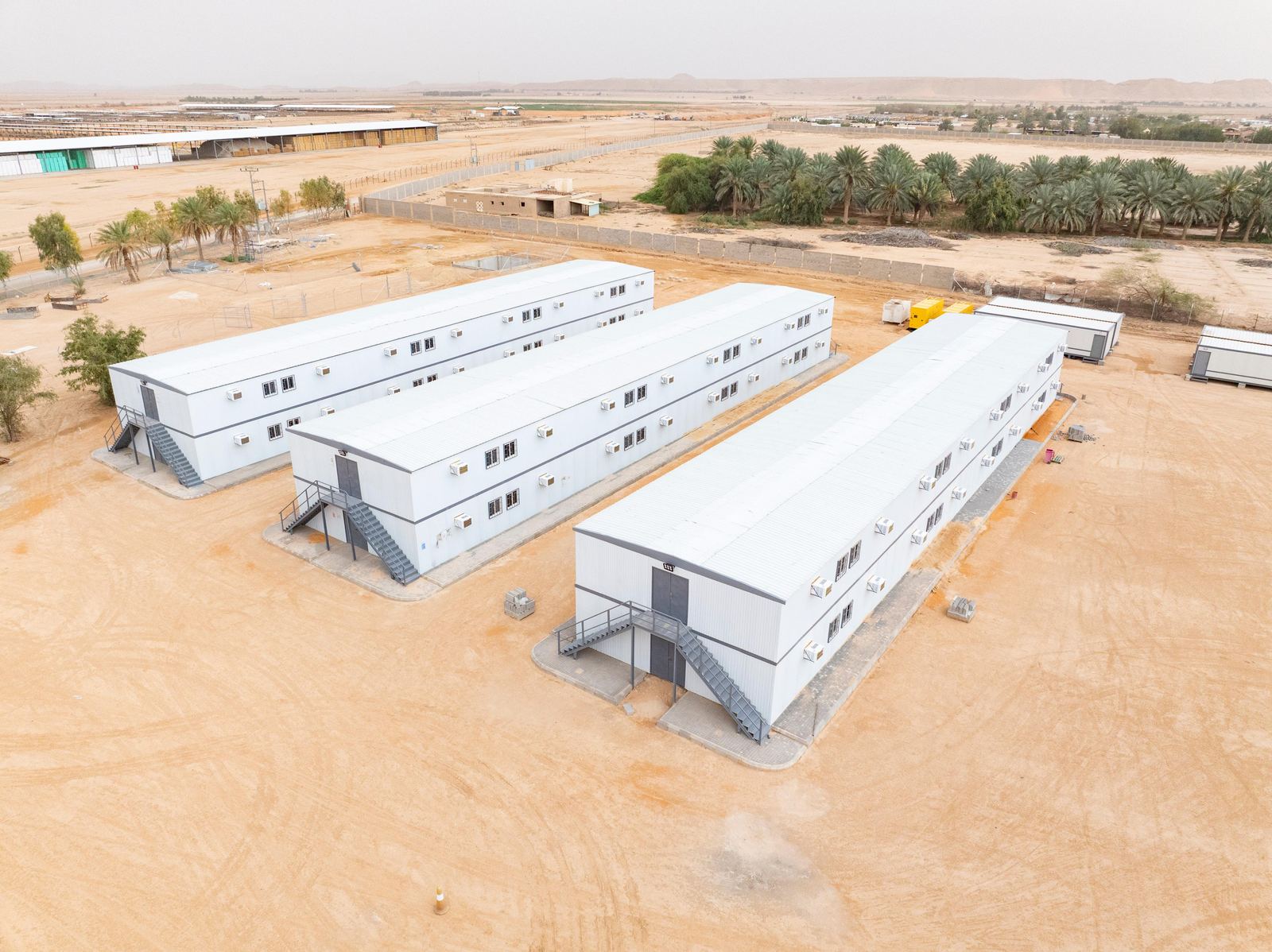 Prefabricated rooms, caravans and cabins