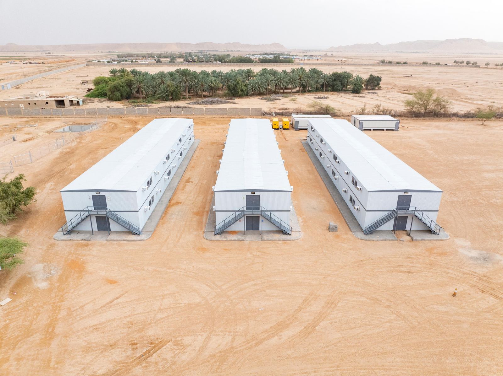 Prefabricated rooms, caravans and cabins