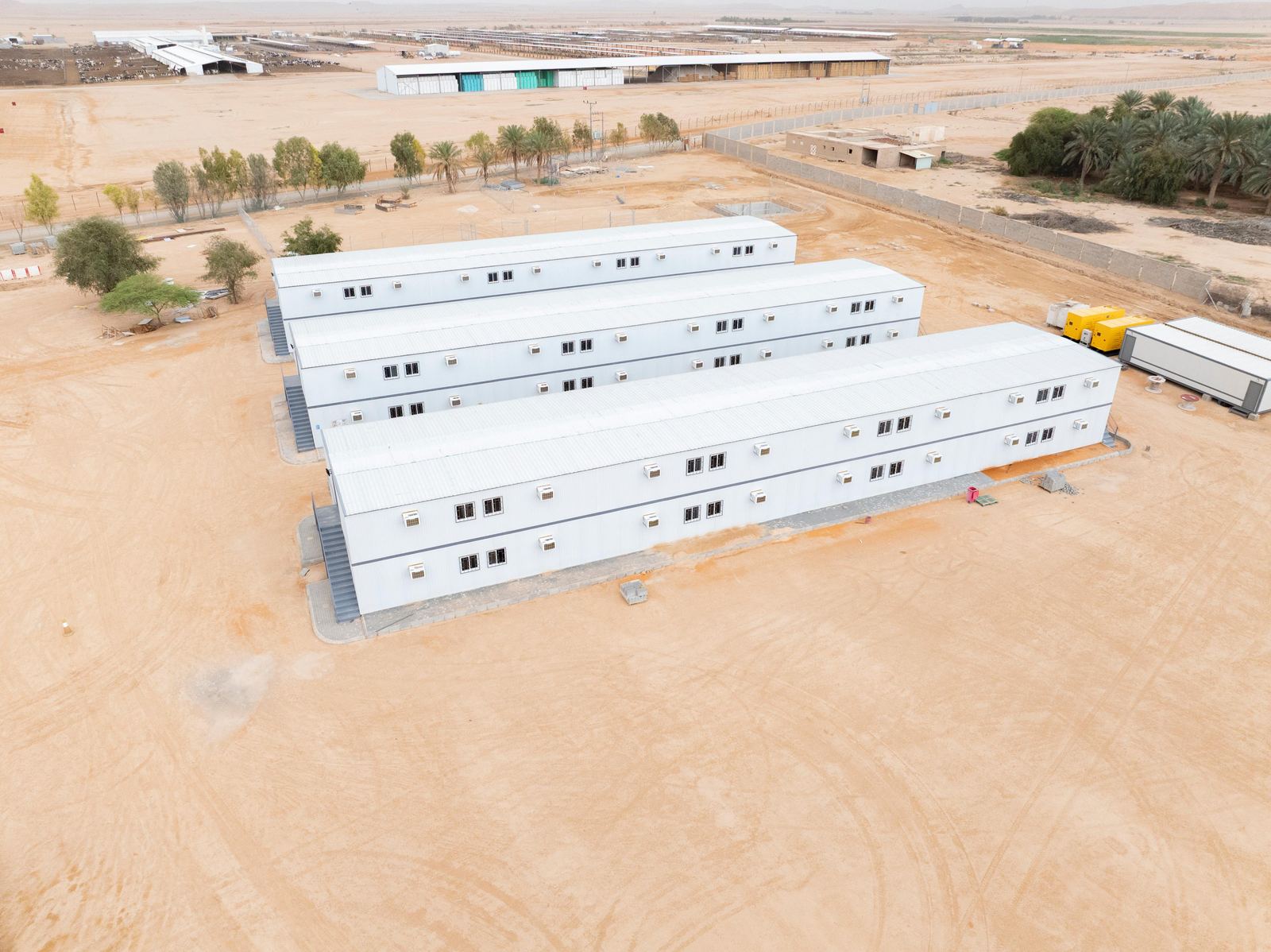 Prefabricated rooms, caravans and cabins