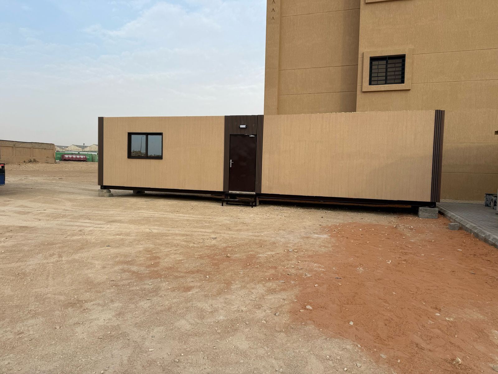 Prefabricated rooms, caravans and cabins