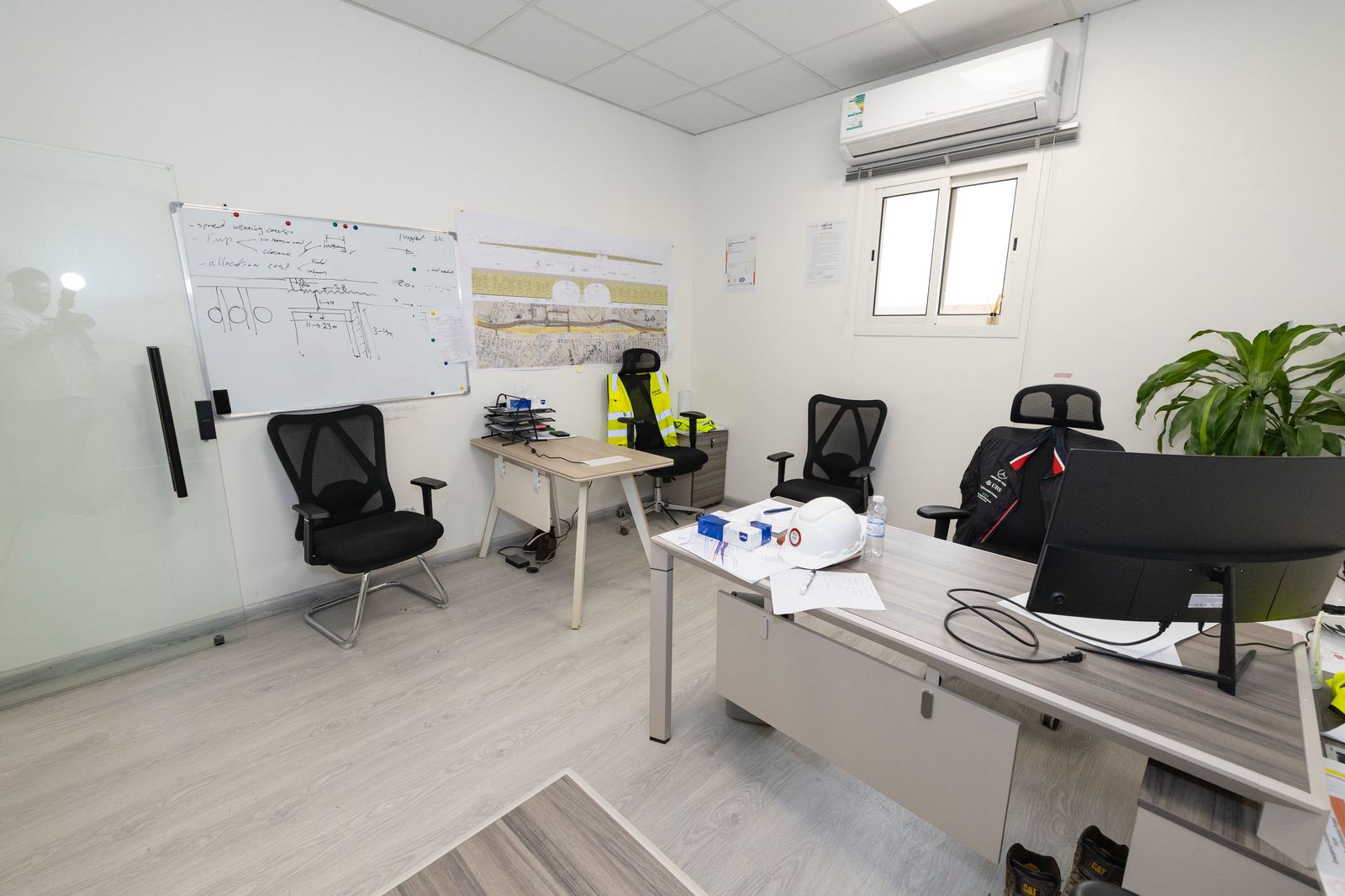Prefabricated rooms, caravans and cabins