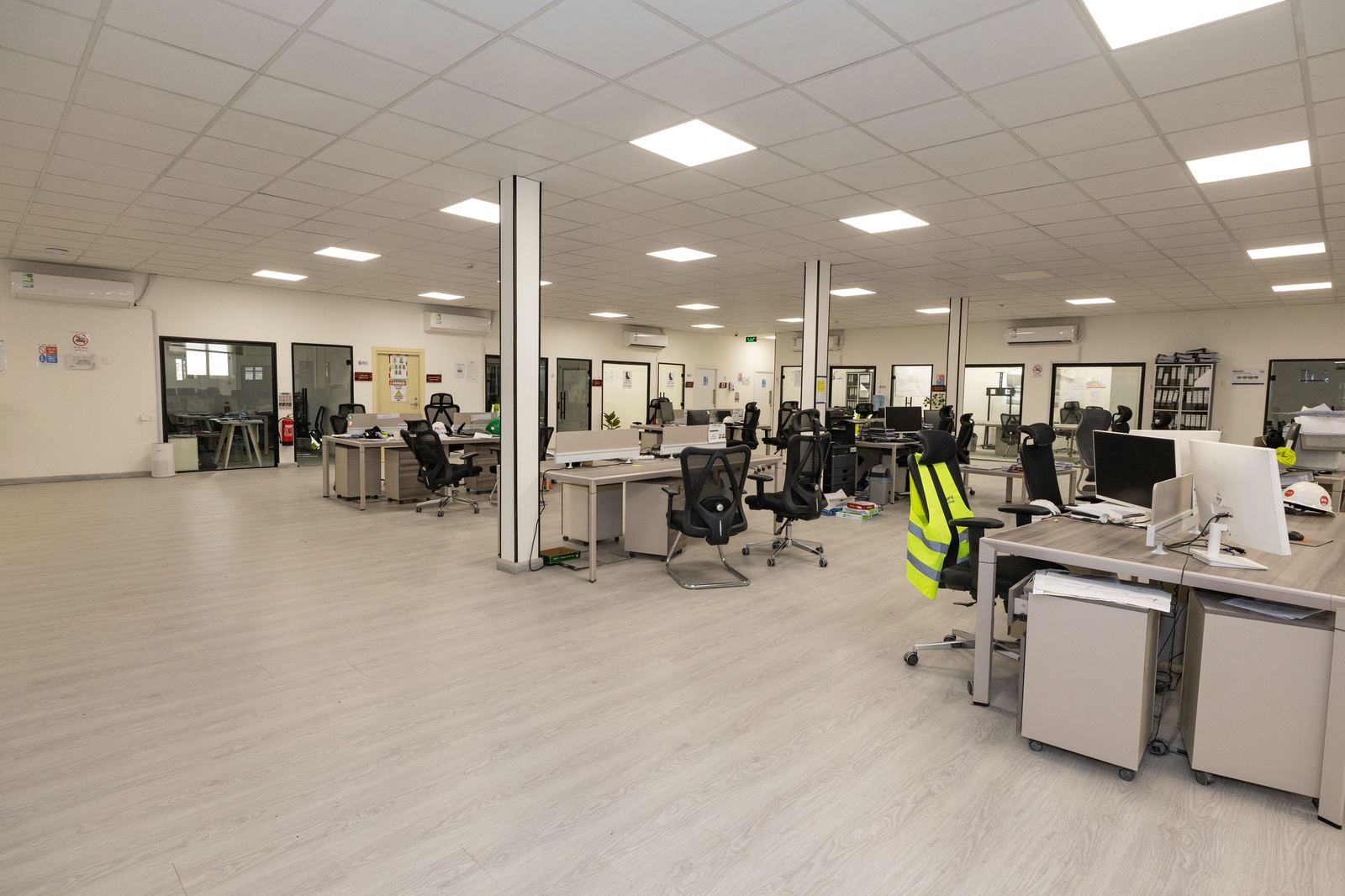 Prefabricated rooms, caravans and cabins